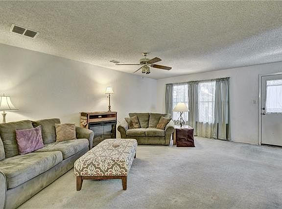5th image of 12804 Steeple Chase Dr