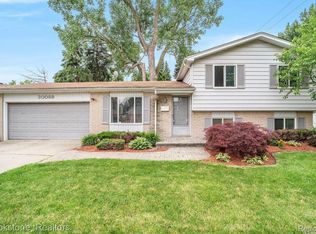 30089 Merrick Ave, Warren, MI 48092