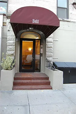 Rented by R New York | media 40