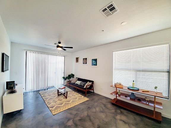 4th image of 774 W Coolidge St #4