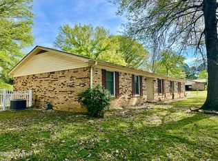 21 Camellia Dr, Jackson, TN 38301