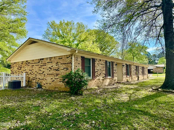 21 Camellia Dr, Jackson, TN 38301