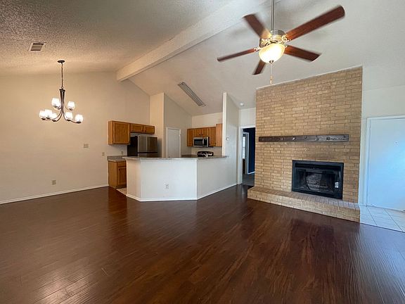 3rd image of 616 Canterbury St