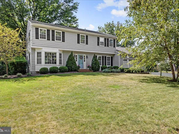 20 Berkshire Dr, Princeton Junction, NJ 08550