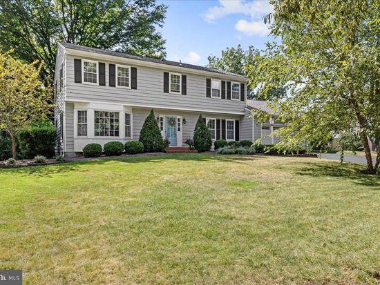 20 Berkshire Dr, Princeton Junction, NJ 08550