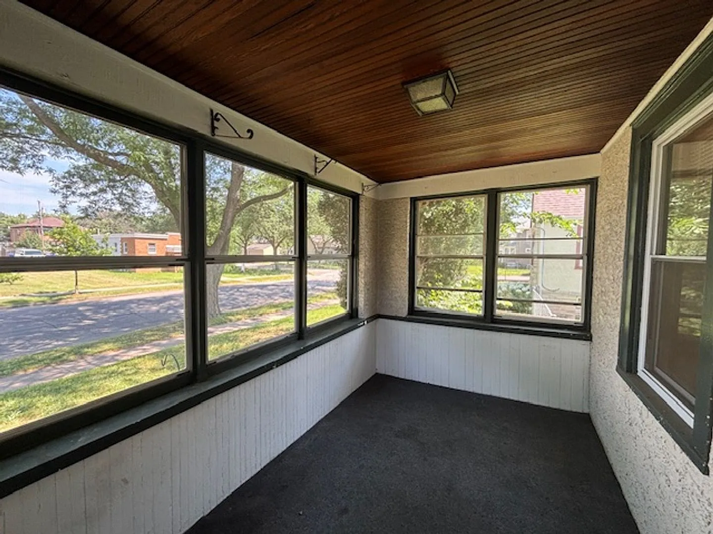 Charming 2+ Bedroom Single Family on a great St Paul street!! — Photo 3