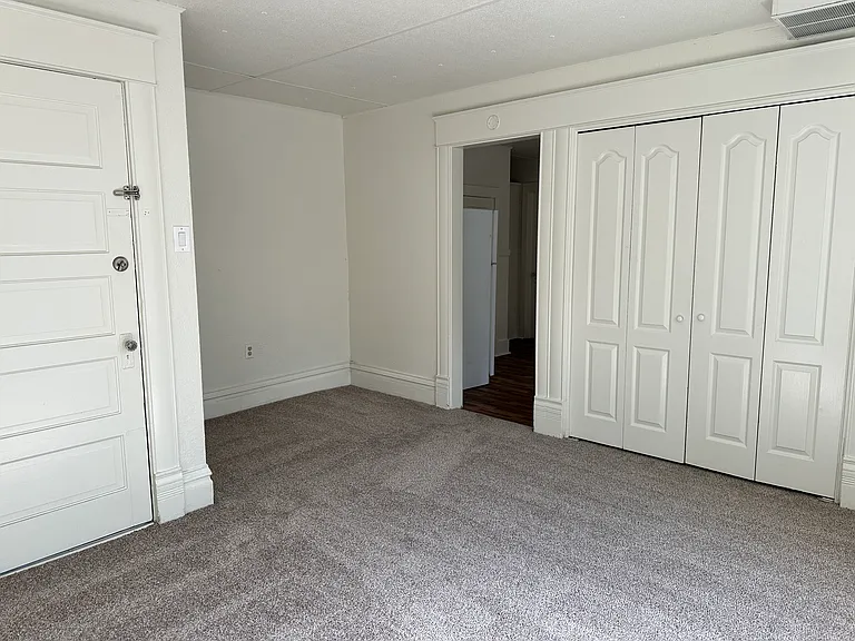 301 Dearborn St #4 — Photo 4