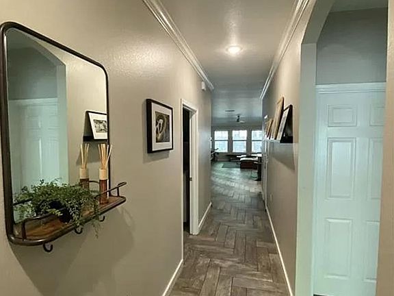 5th image of 5208 English Glade Dr