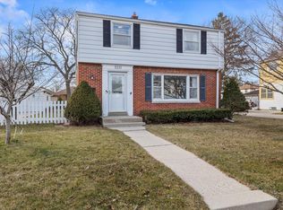 5331 N Lydell Ave, Glendale, WI
