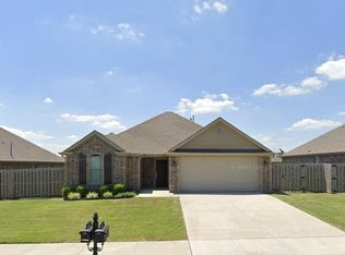 1011 Rosemary St, Centerton, AR 72719