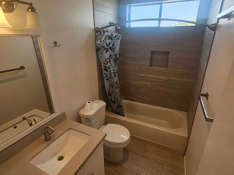 1311 Manhattan Beach Blvd #3 — Photo 15