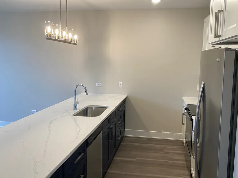 Des Plaines Tower — Photo 48