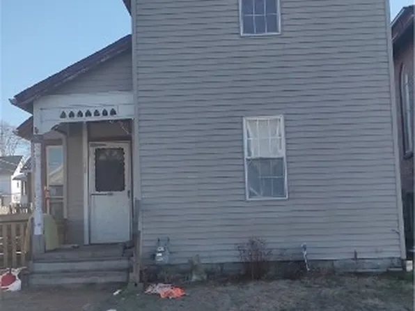 228 S 8th St, Coshocton, OH 43812