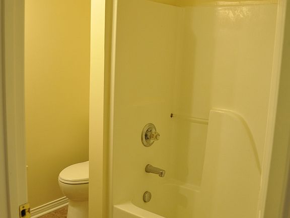 5th image of 366 S Broadway Park APT 3