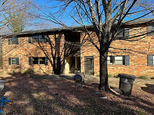 1201 Victoria St Photo 1
