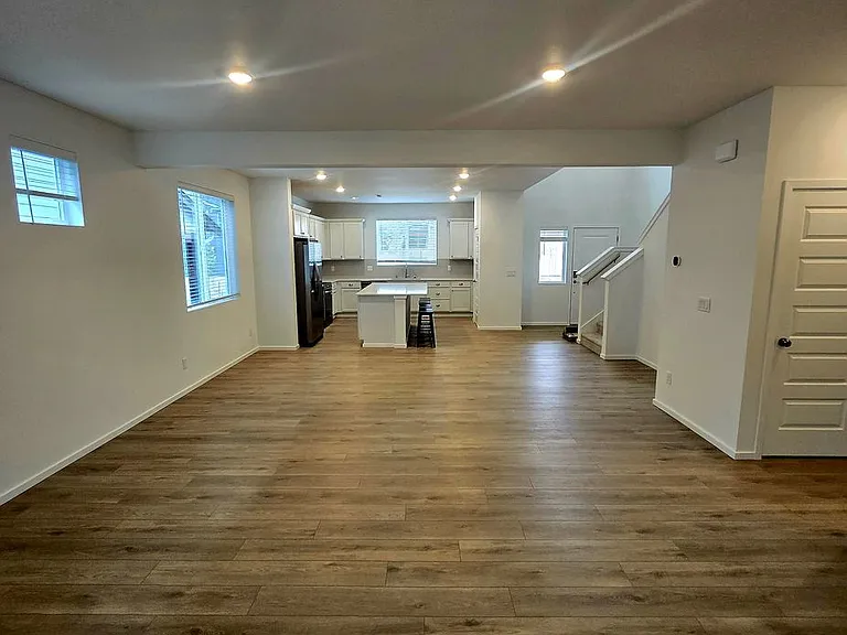 2700 Wonderland Way — Photo 10