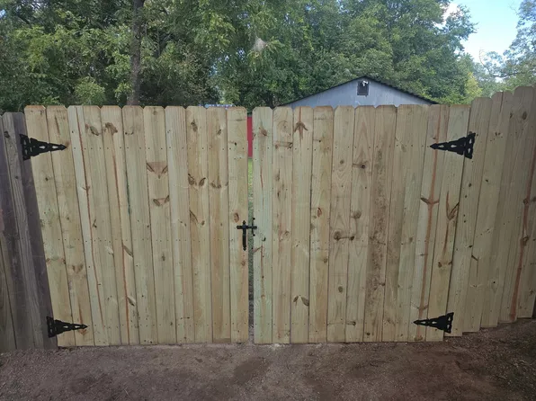 1803 Sutherland Ave, Mena, AR 71953