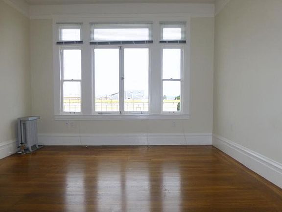 3rd image of 1045 Cabrillo St #3