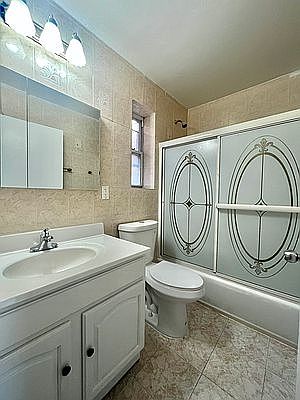 4th image of 925 E 103rd St #2
