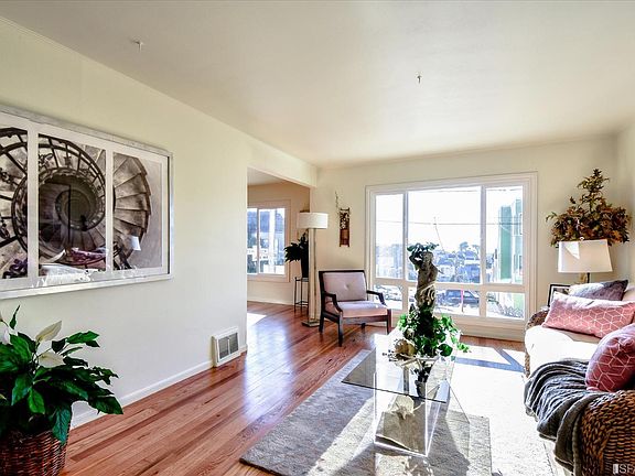 3rd image of 96 Seal Rock Dr