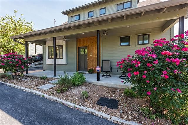 1st image of 3505 Villa Ct Unit 13