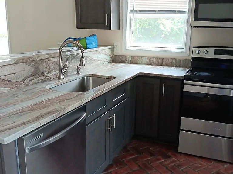 515 14th St NW #B — Photo 3