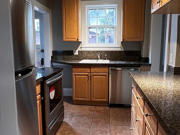 5th image of 1001 N Fillmore St