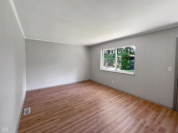 4th image of 3235 Southwest Dr #3