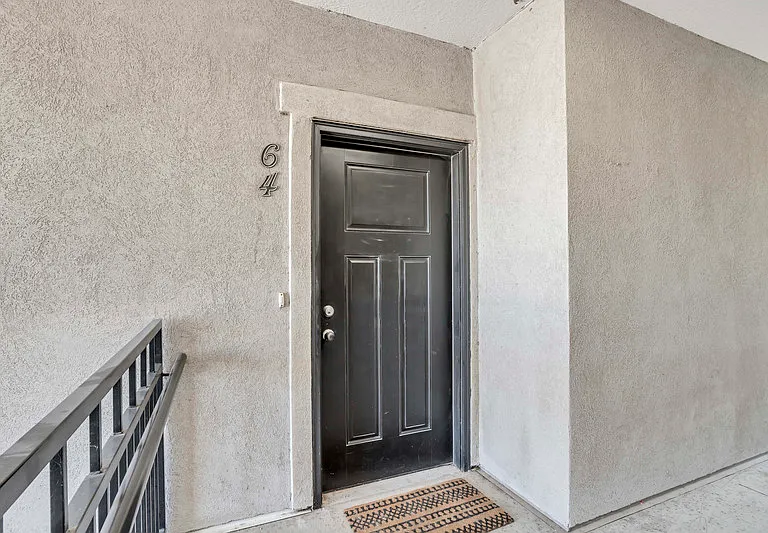 64 W Silver Springs Dr — Photo 4