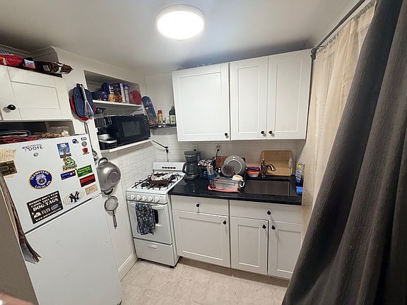 2nd image of 99 Jackson Ave Floor 2