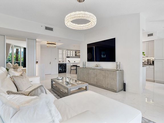 3rd image of 3100 N Ocean Boulevard #306