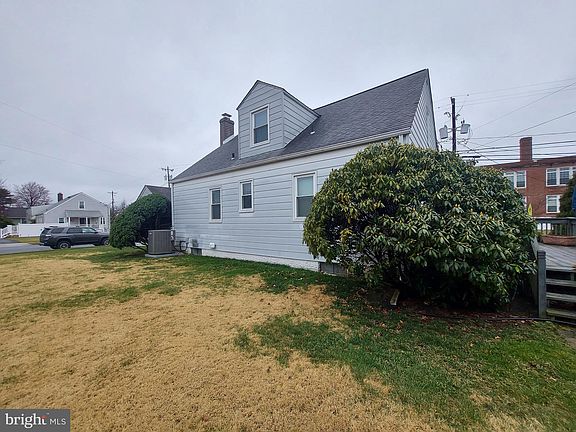 3rd image of 14 Poplar Ave