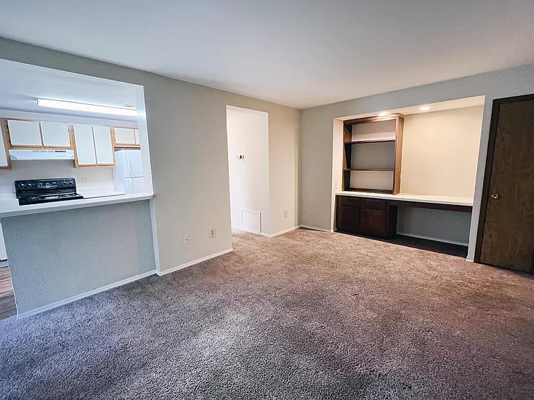 Woodhills Apartments — Photo 85
