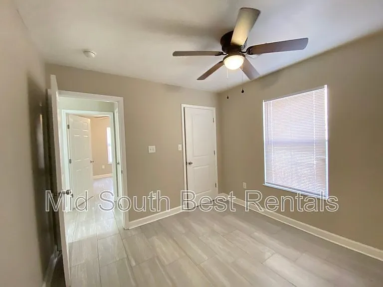 320 Bellewood Ln #B — Photo 9