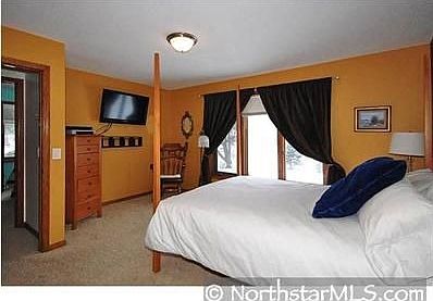5th image of 41 Willow Dr N