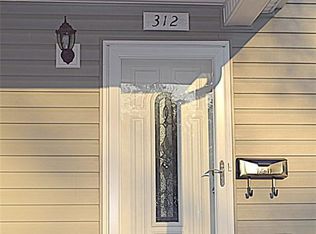 312 N High St, Lincolnton, NC 28092