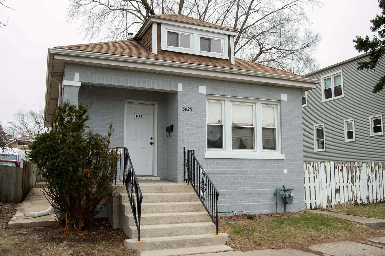 3925 Euclid Ave photo 1