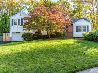 682 Sycamore Ln, North Brunswick, NJ 08902