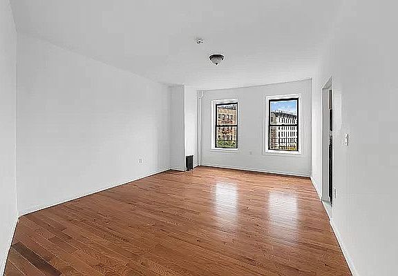 2nd image of 620 W 170th St #2EE