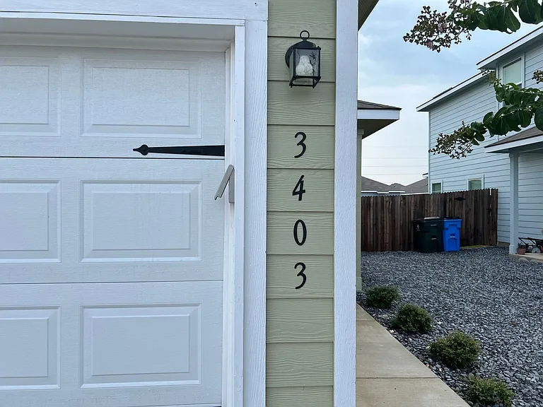 3403 Haylee Grace Pl — Photo 2