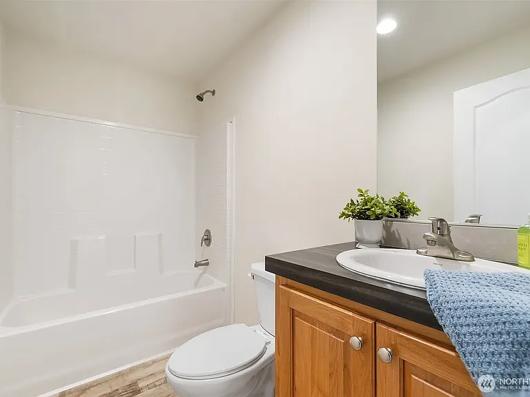 10206 SE Grand View St — Photo 12