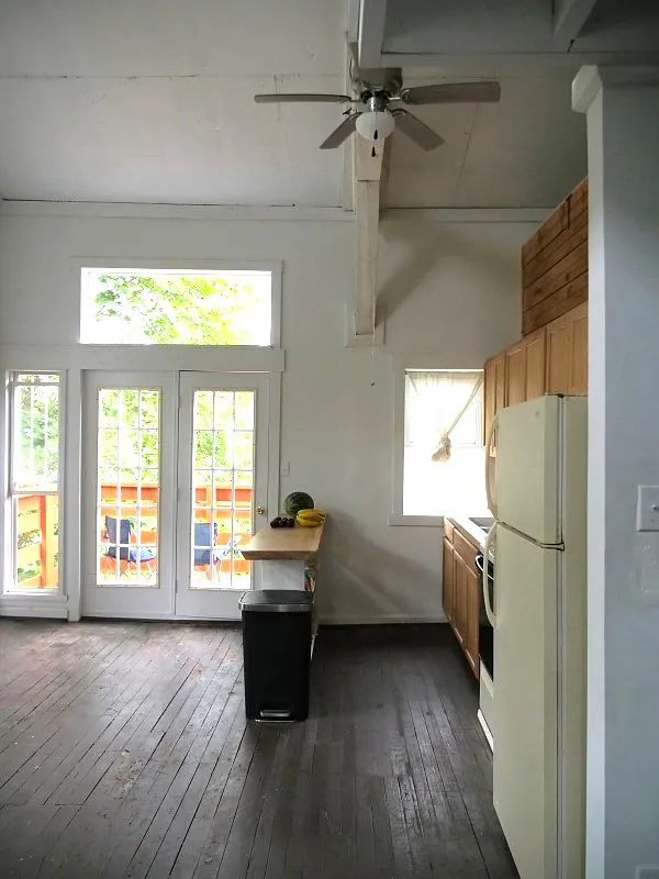 2 bed, 900 sqft, $1,050 — Photo 1