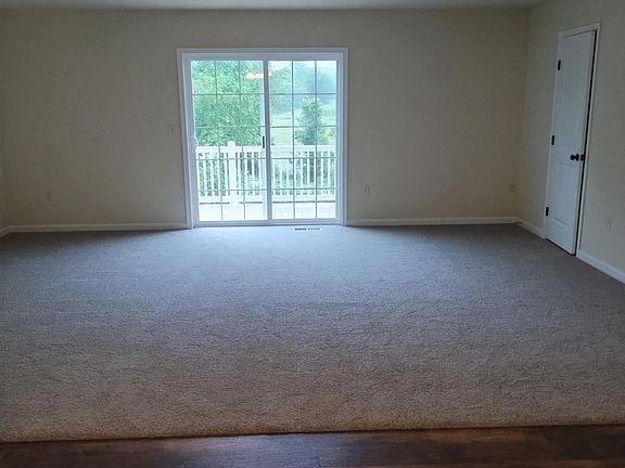 4th image of 113 Meadowbrook Ln
