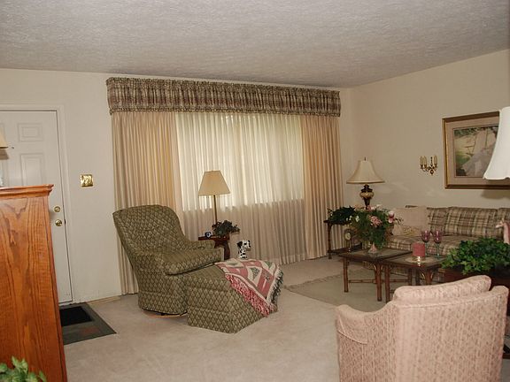 3rd image of 7547 Cynthia Dr