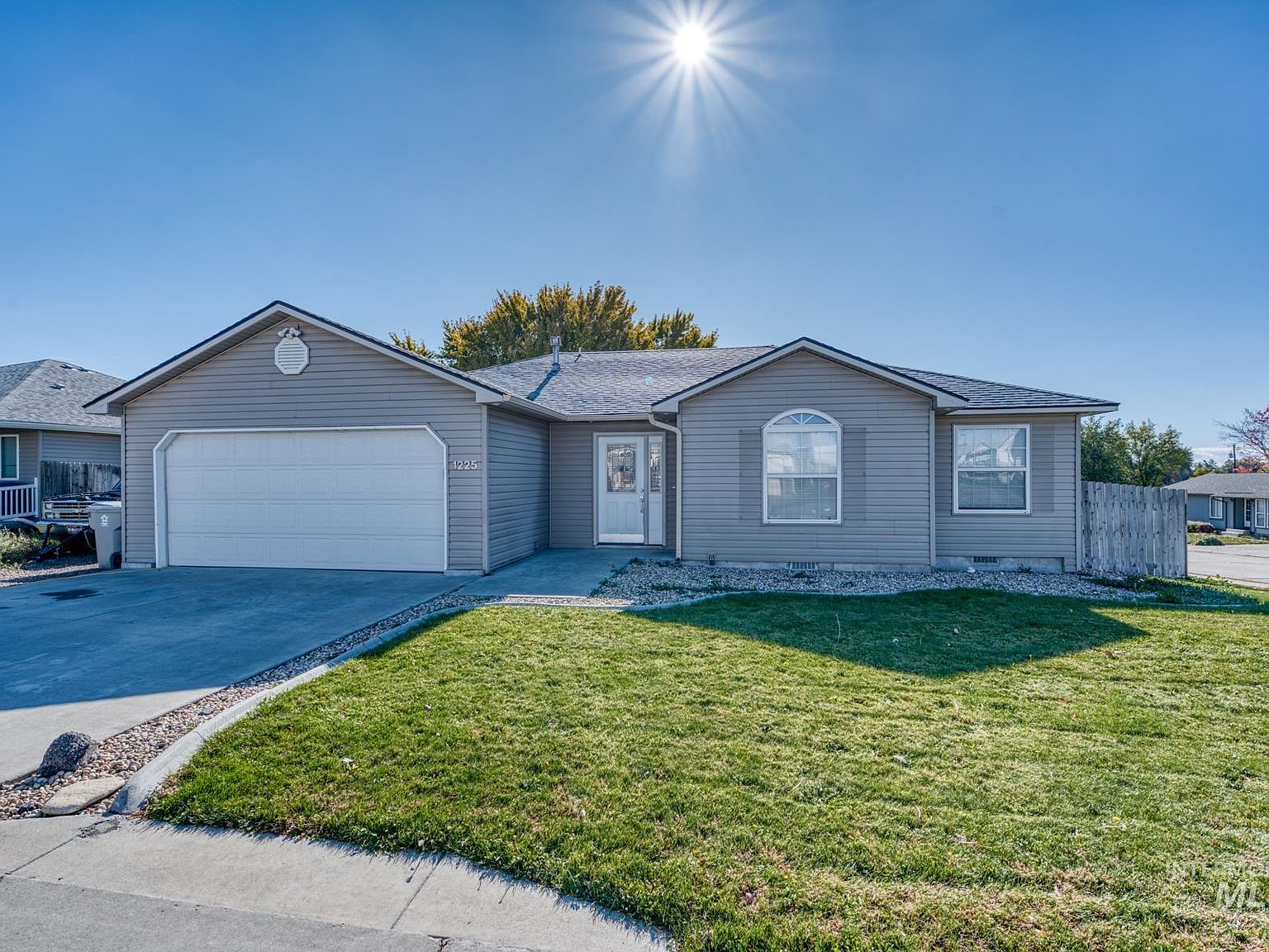 洋書 Mountain Houses Architectural project MOUNTAIN SIDE from «ZROBIM architects»