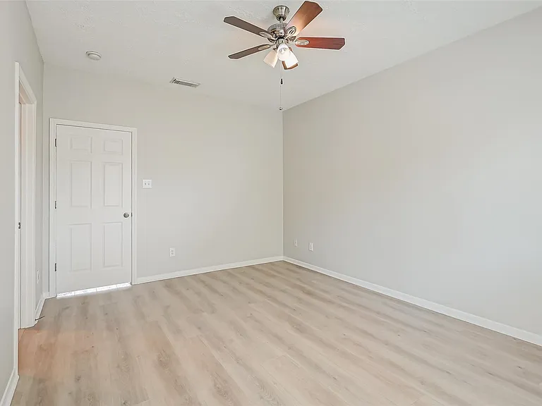 717 Cedarwood Dr — Photo 31