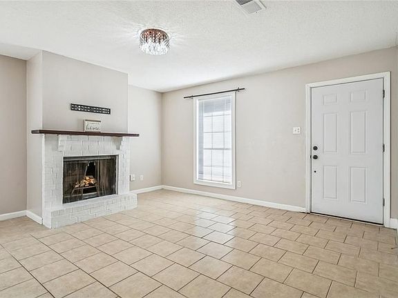 2nd image of 1616 Cherry St