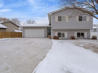 211 14th Ave NE, Buffalo, MN 55313