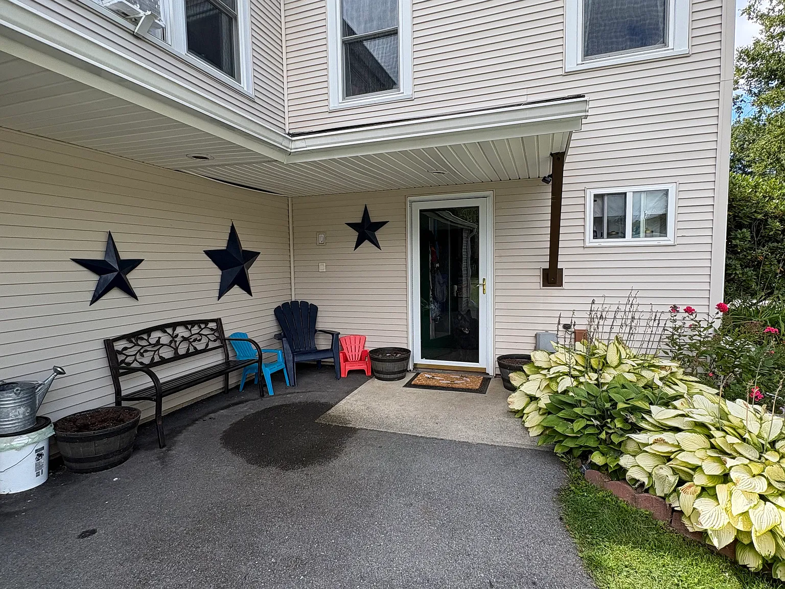 3 bed, 1408 sqft, $2,750 — Photo 1