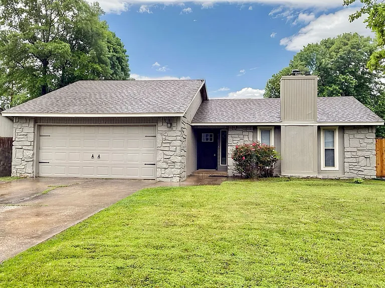11473 S Emerson Pl — Photo 1